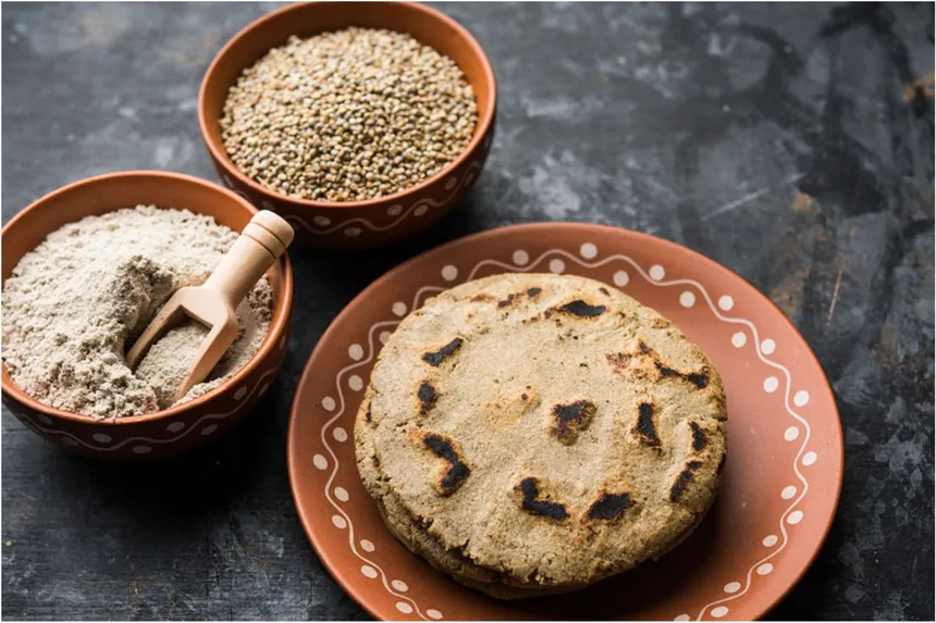 Bajre Ki Roti with Lehsun Chutney